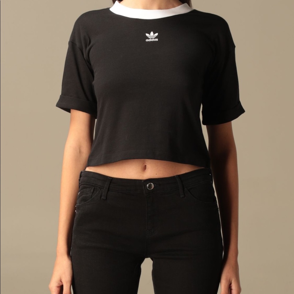 🆕 | 🖤 Adidas Crop Top